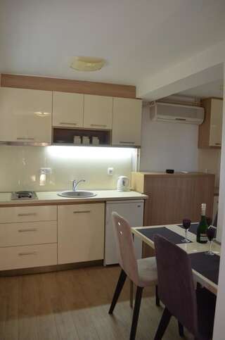 Апартаменты Apartments TMV Dragovic Свети-Стефан Номер-студио с террасой-7