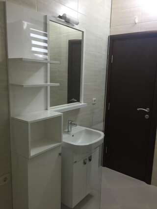 Апартаменты Apartments TMV Dragovic Свети-Стефан Улучшенные апартаменты с балконом и видом на море-17